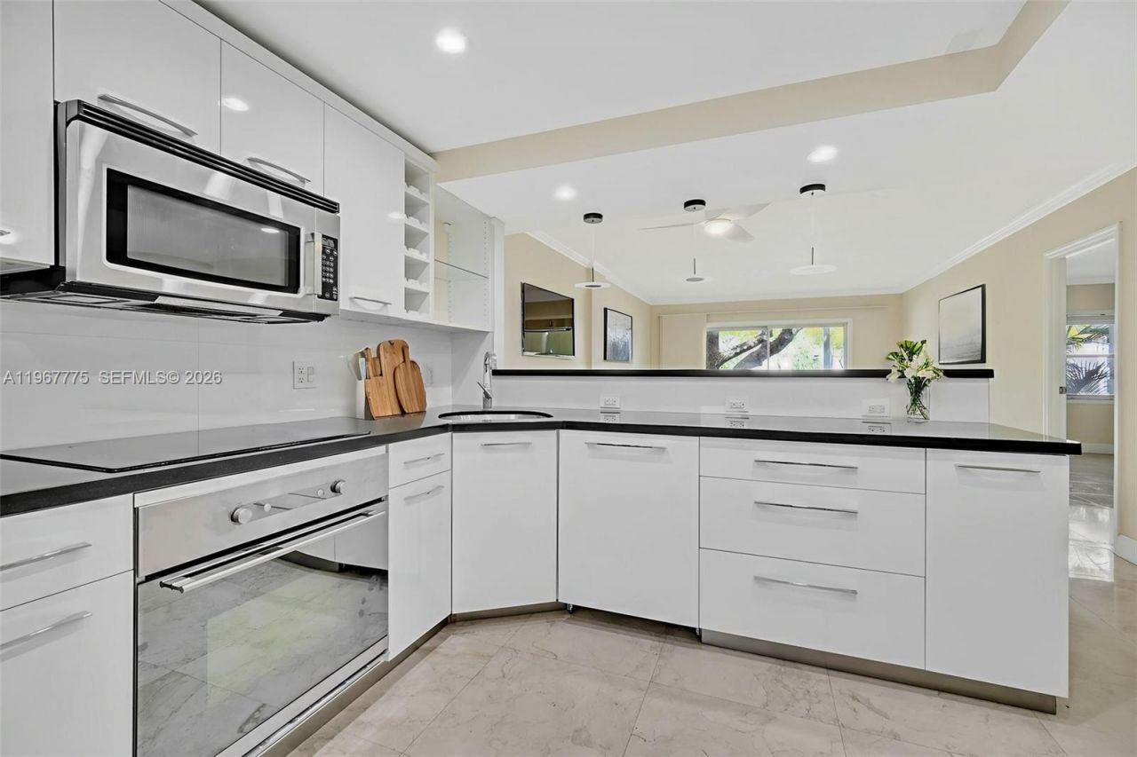 100 Edgewater Dr , Unit 240, Coral Gables, FL 33133 Photo