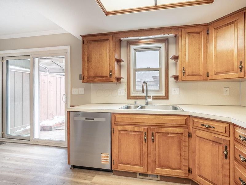 496 Clairbrook Avenue, Unit JC13, Columbus, OH 43228 Photo 10