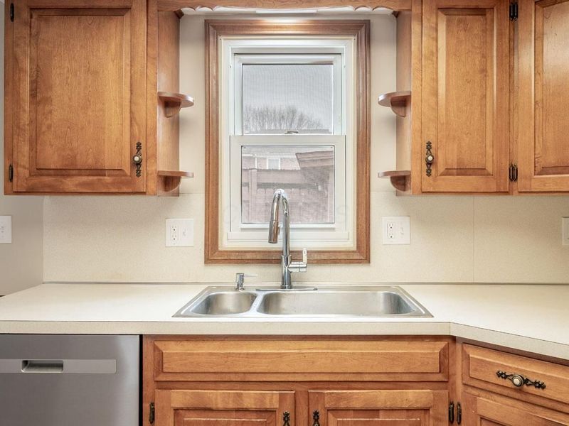 496 Clairbrook Avenue, Unit JC13, Columbus, OH 43228 Photo 11