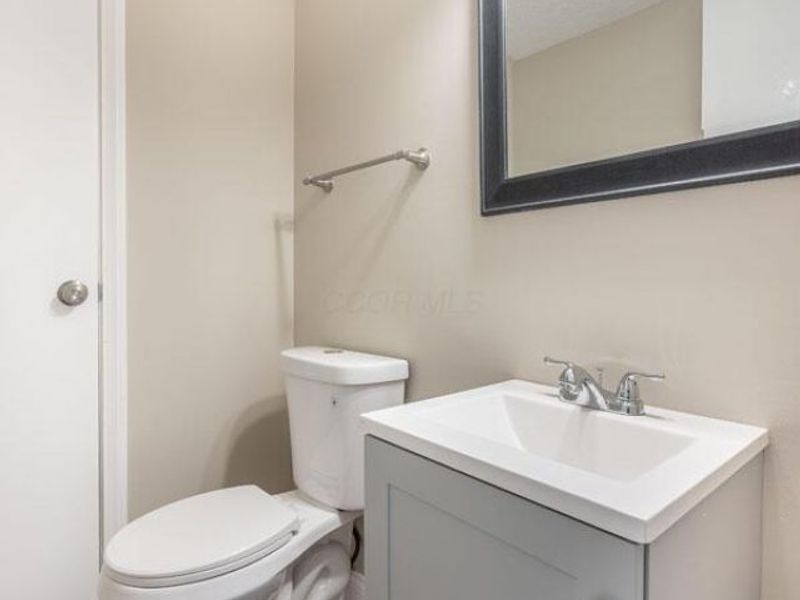 496 Clairbrook Avenue, Unit JC13, Columbus, OH 43228 Photo 12