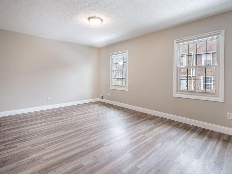 496 Clairbrook Avenue, Unit JC13, Columbus, OH 43228 Photo 14