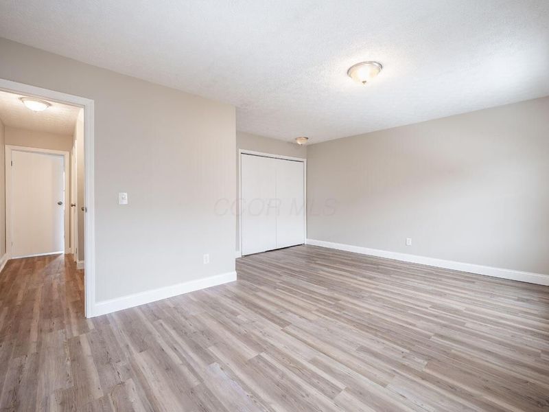 496 Clairbrook Avenue, Unit JC13, Columbus, OH 43228 Photo 15