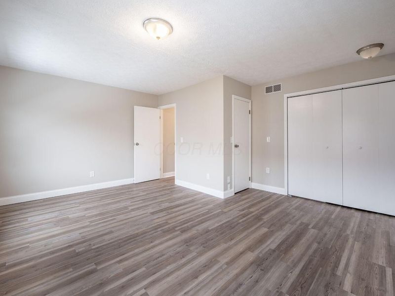 496 Clairbrook Avenue, Unit JC13, Columbus, OH 43228 Photo 16