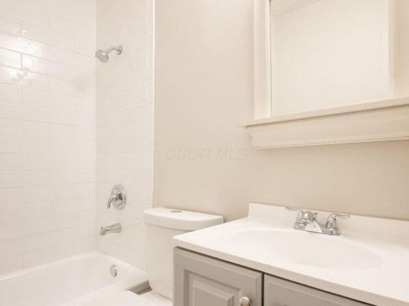 496 Clairbrook Avenue, Unit JC13, Columbus, OH 43228 Photo 18