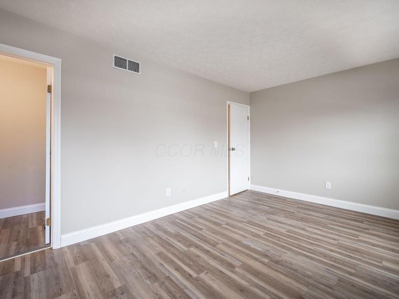 496 Clairbrook Avenue, Unit JC13, Columbus, OH 43228 Photo 20