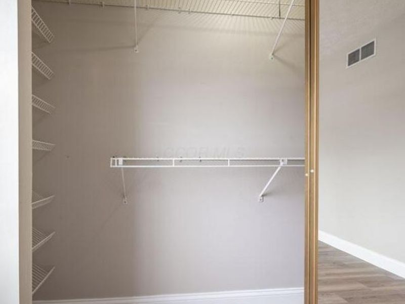 496 Clairbrook Avenue, Unit JC13, Columbus, OH 43228 Photo 21