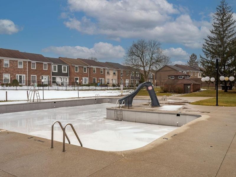 496 Clairbrook Avenue, Unit JC13, Columbus, OH 43228 Photo 38