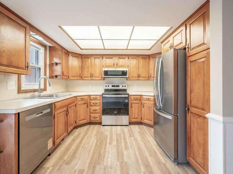 496 Clairbrook Avenue, Unit JC13, Columbus, OH 43228 Photo 8