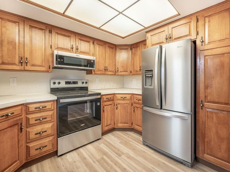 496 Clairbrook Avenue, Unit JC13, Columbus, OH 43228 Photo 9