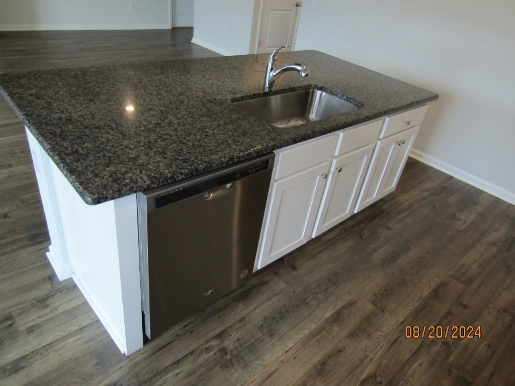 2155 Ainsley Dr.  Photo 4