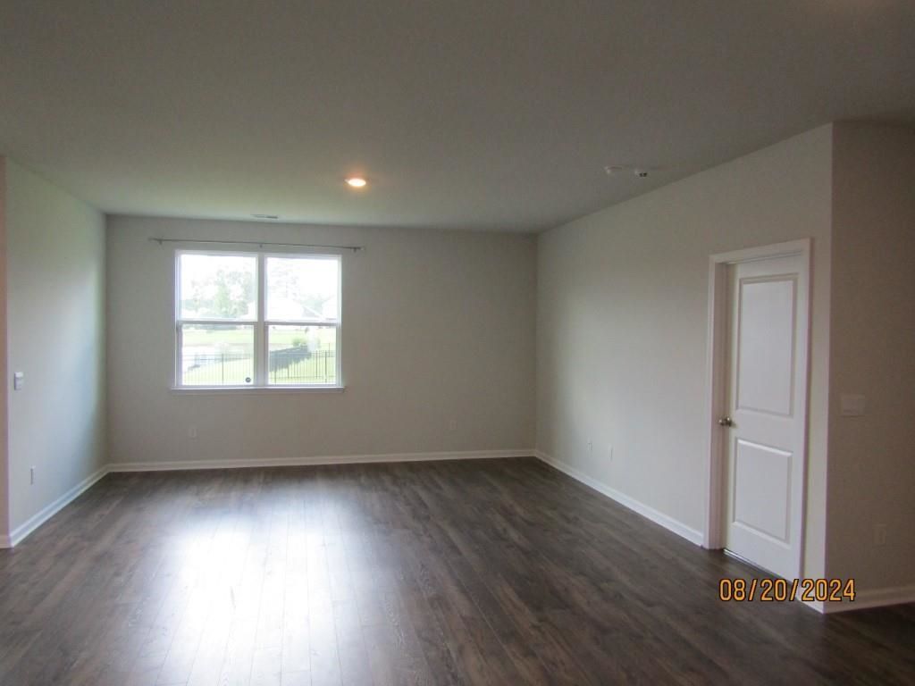 2155 Ainsley Dr.  Photo 8