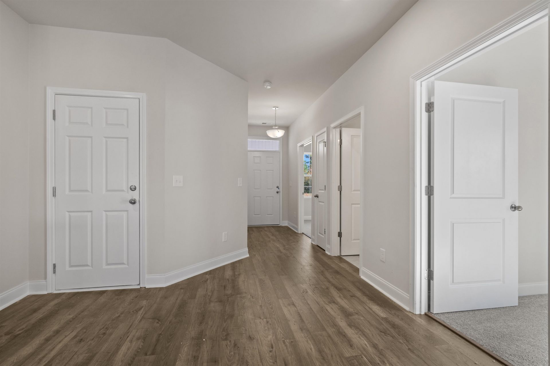 2499 Campton Loop Photo 10