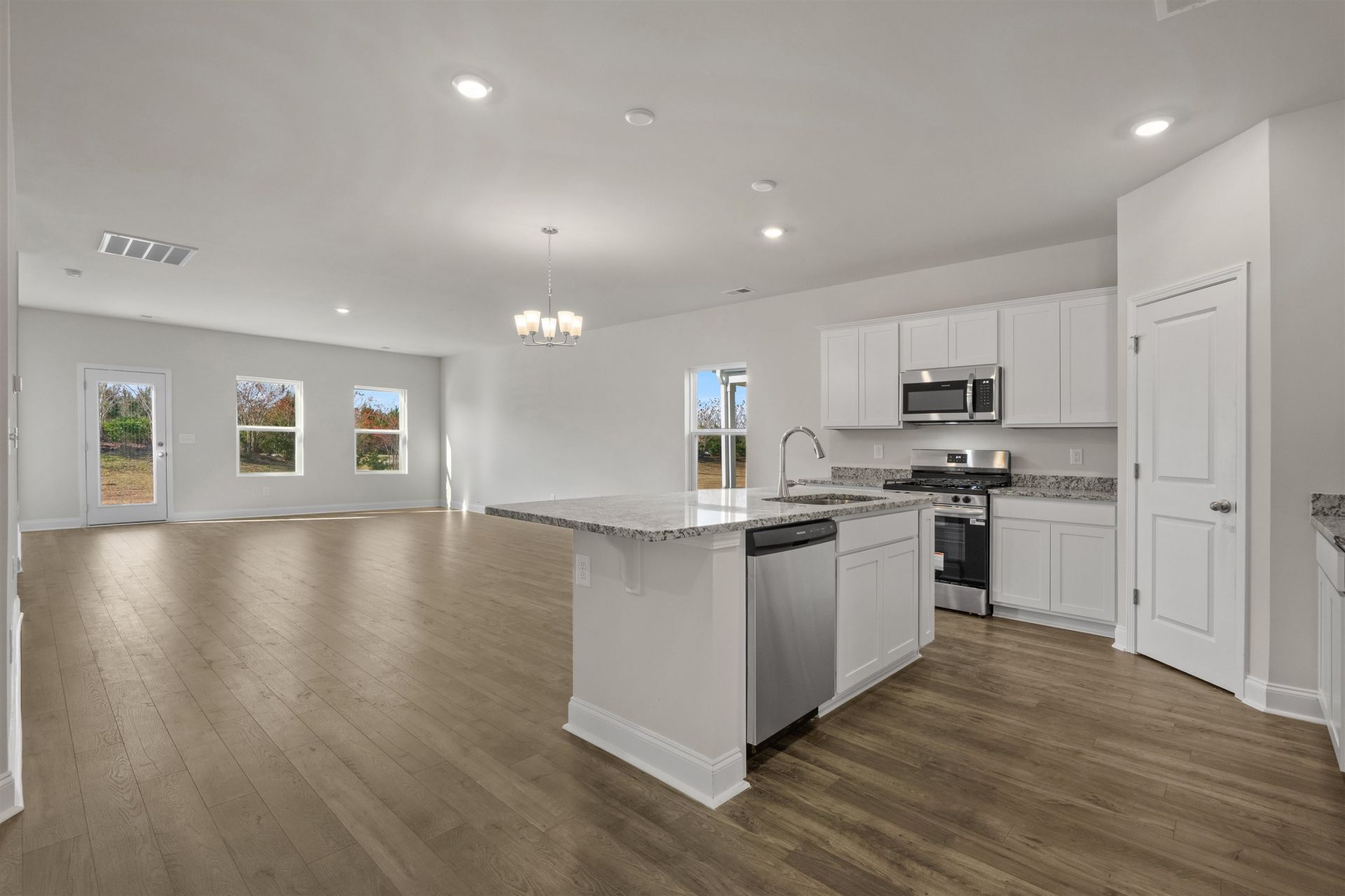 2499 Campton Loop Photo 11
