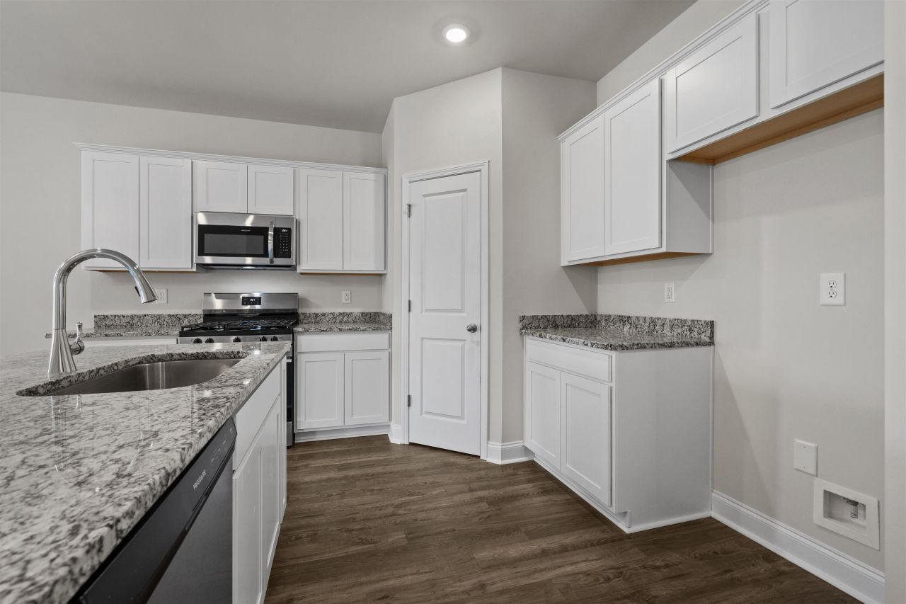 2499 Campton Loop  Photo 16