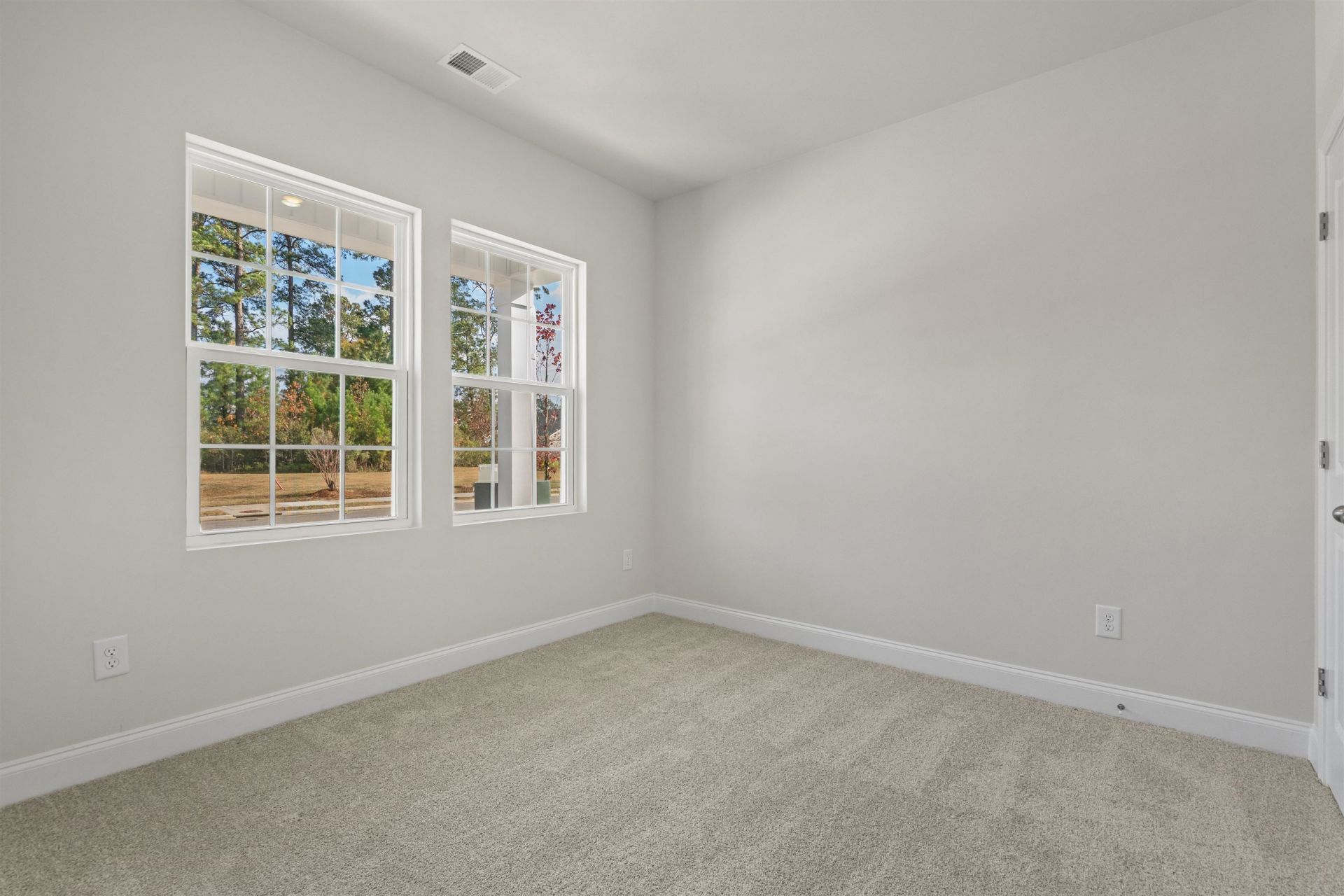 2499 Campton Loop Photo 30