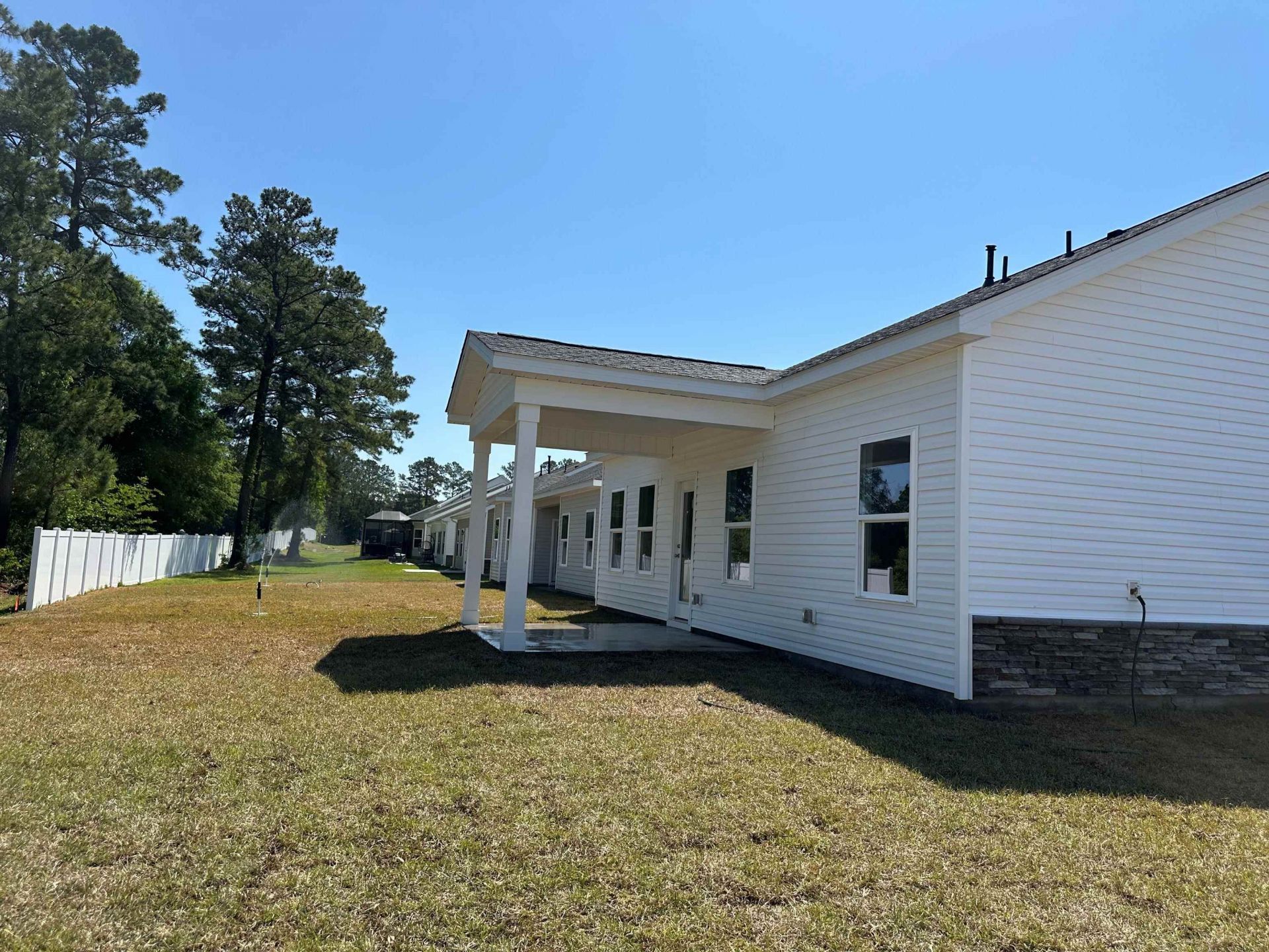2499 Campton Loop Photo 4