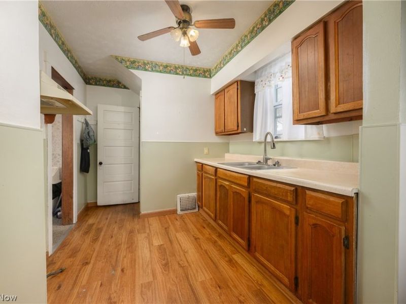 603 Indian Trail, Akron, OH 44314 Photo 10