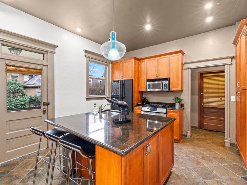 130 Buttles Avenue, Columbus, OH 43215 Photo 14