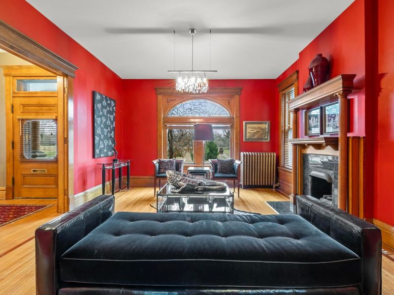 130 Buttles Avenue, Columbus, OH 43215 Photo 4