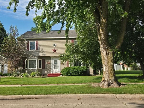 405 Clary Street W, Worthington, MN 56187