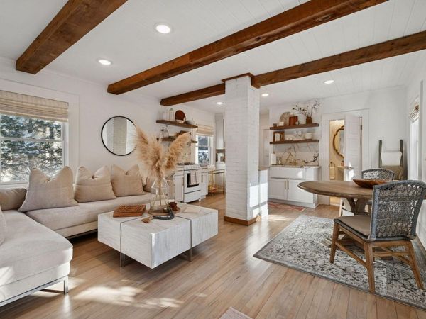 3823 Vincent Avenue S, Minneapolis, MN 55410