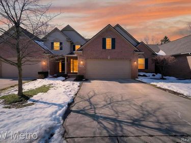 8181 Springdale Drive, White Lake Twp, MI 48386