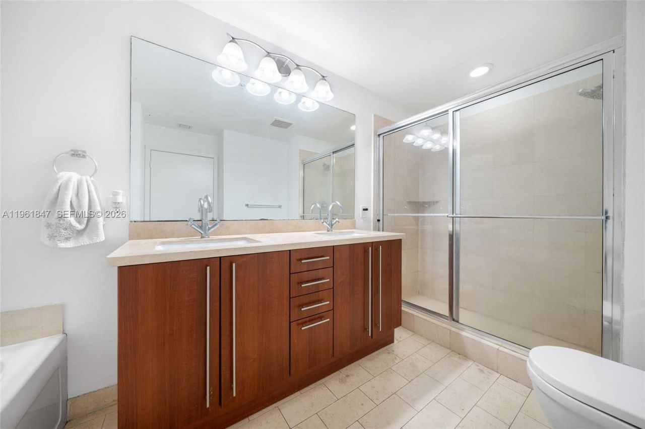 1111 SW 1st Ave , Unit 3422-N, Miami, FL 33130 Photo