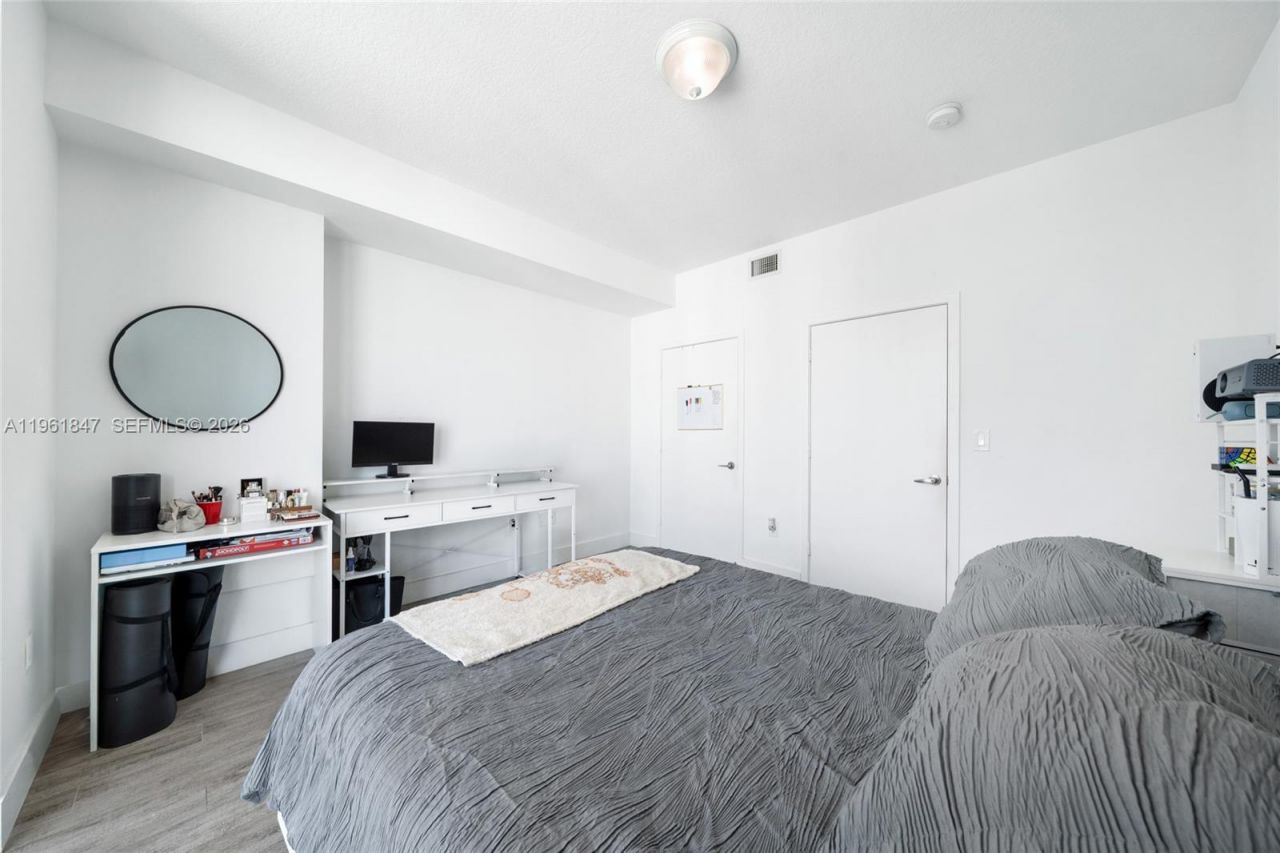 1111 SW 1st Ave , Unit 3422-N, Miami, FL 33130 Photo