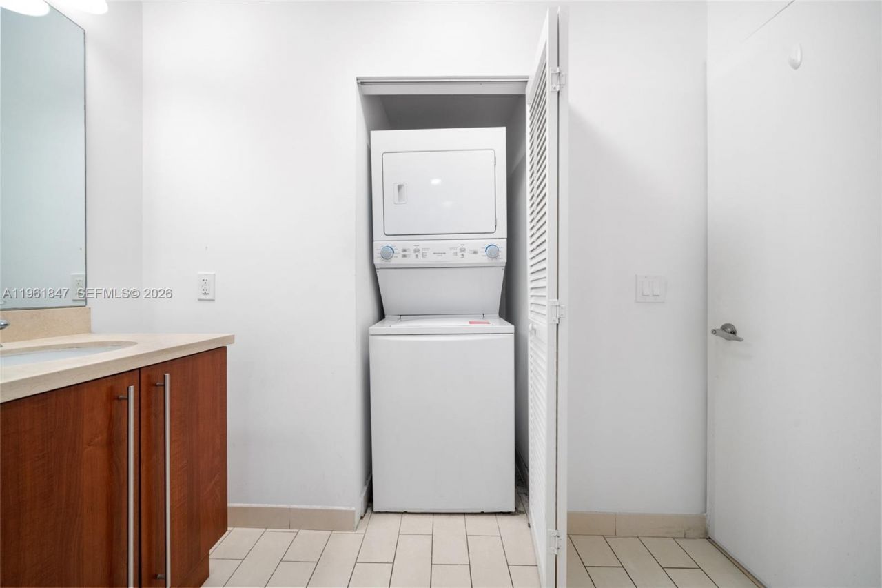 1111 SW 1st Ave , Unit 3422-N, Miami, FL 33130 Photo