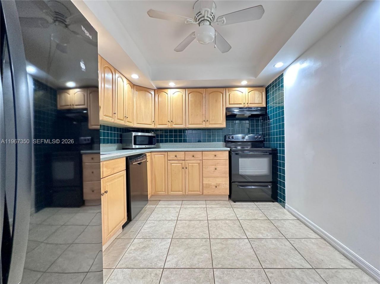 800 Parkview Dr, Unit 1007, Hallandale Beach, FL 33009 Photo