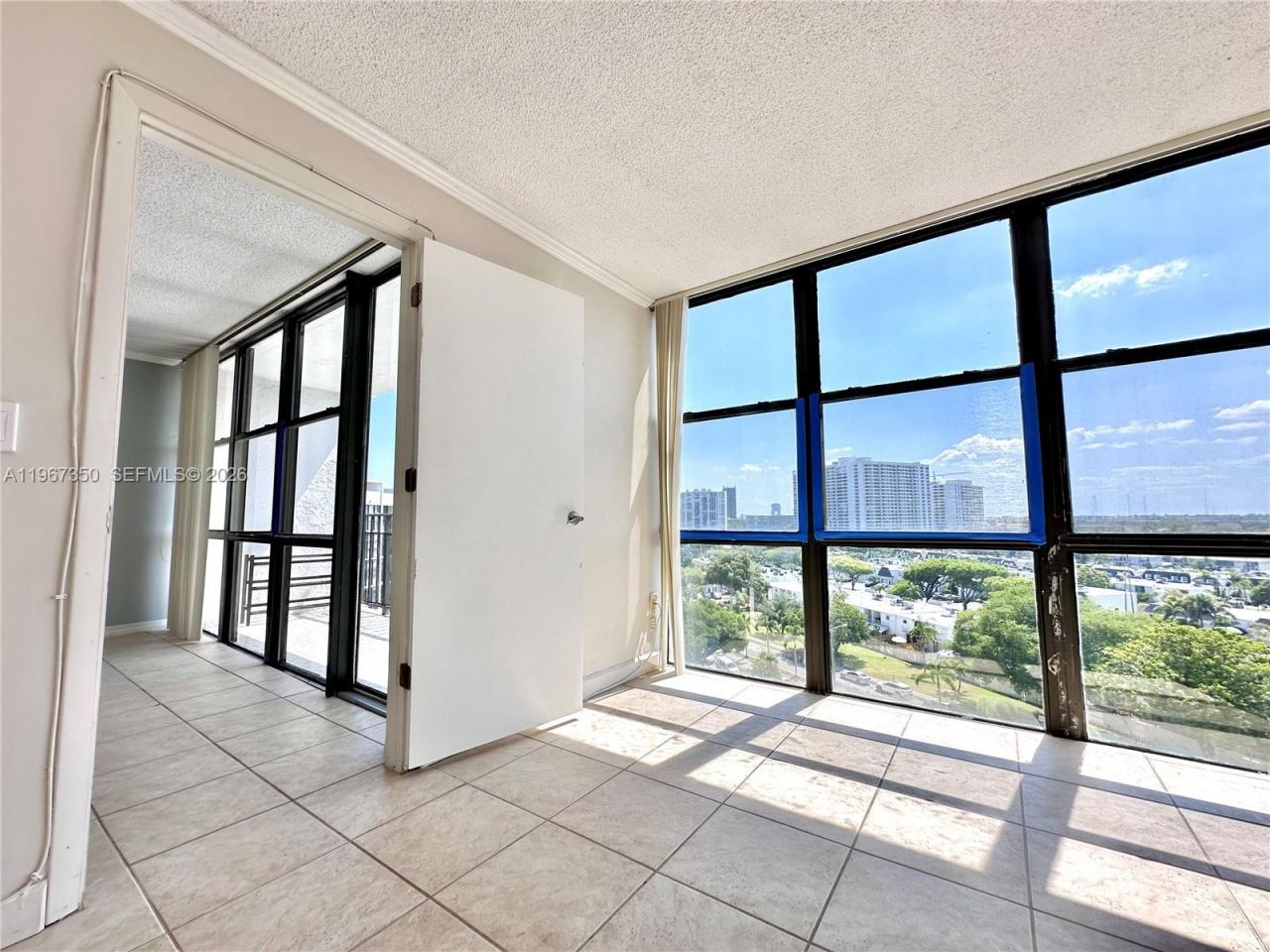 800 Parkview Dr, Unit 1007, Hallandale Beach, FL 33009 Photo