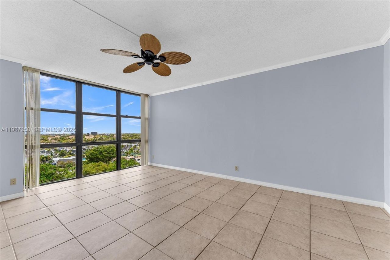800 Parkview Dr, Unit 1007, Hallandale Beach, FL 33009 Photo