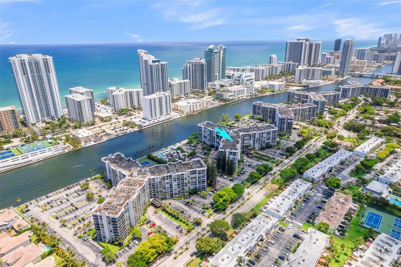 800 Parkview Dr, Unit 1007, Hallandale Beach, FL 33009 Photo
