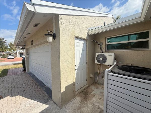 15262 SW 157th Ter, Unit #B, Miami, FL 33187