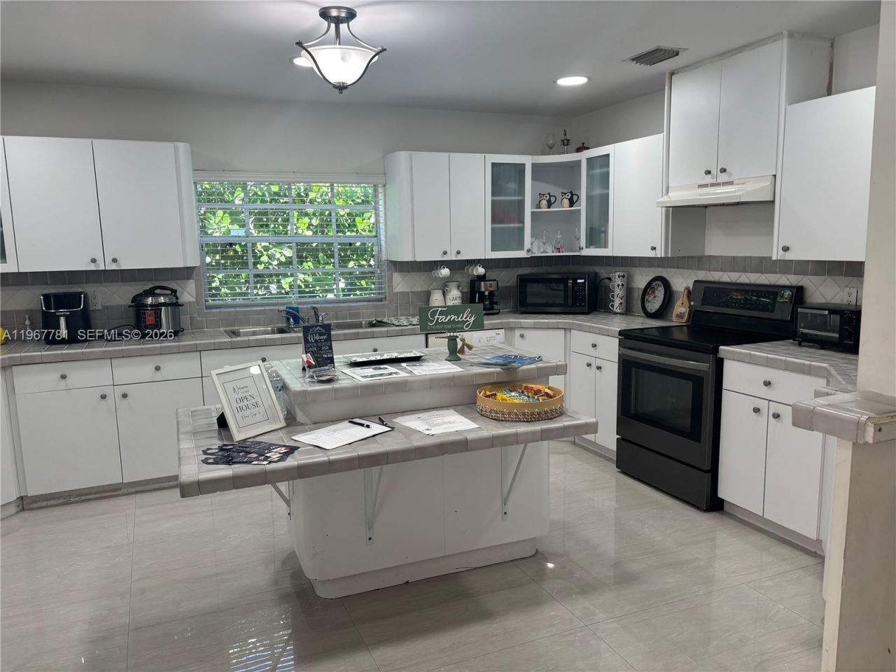 6284 SW 26th St, Miami, FL 33155 Photo