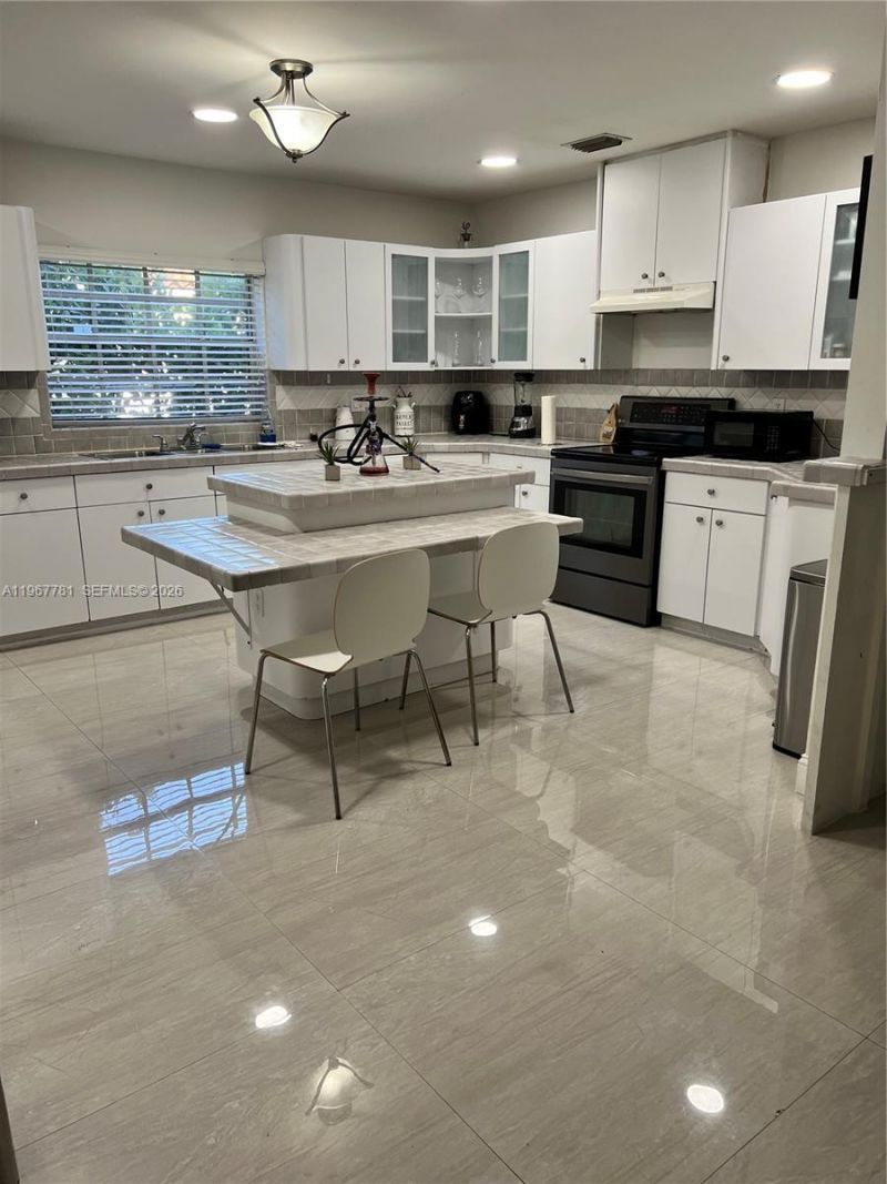 6284 SW 26th St, Miami, FL 33155 Photo