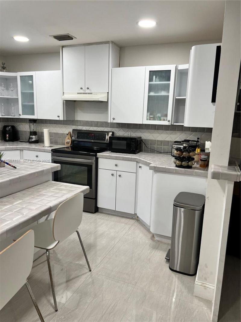 6284 SW 26th St, Miami, FL 33155 Photo