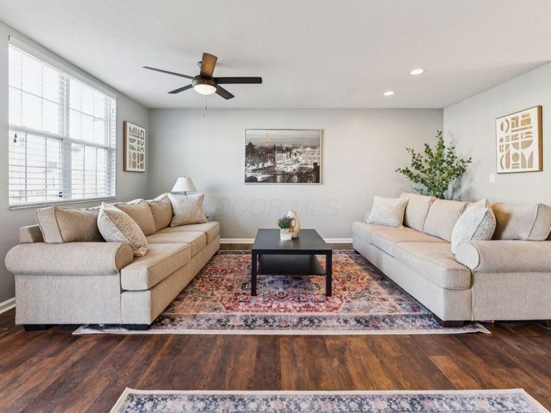 7255 Colonial Affair Drive, Unit 14, New Albany, OH 43054 Photo 4