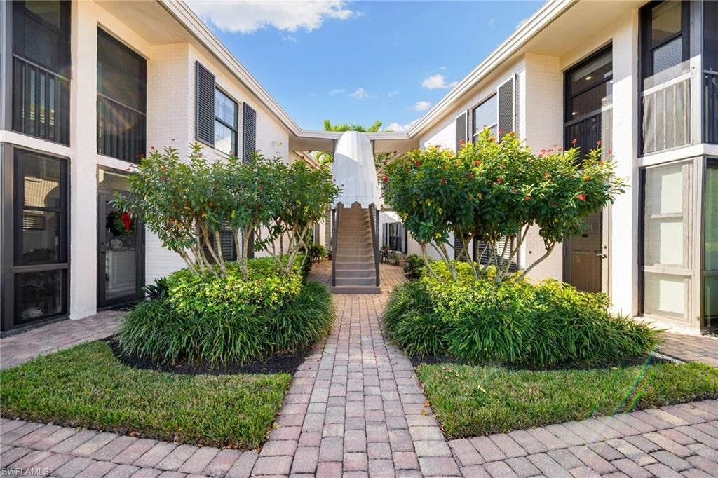3135 Riviera Dr, Unit B205, Naples, FL 34103 Photo