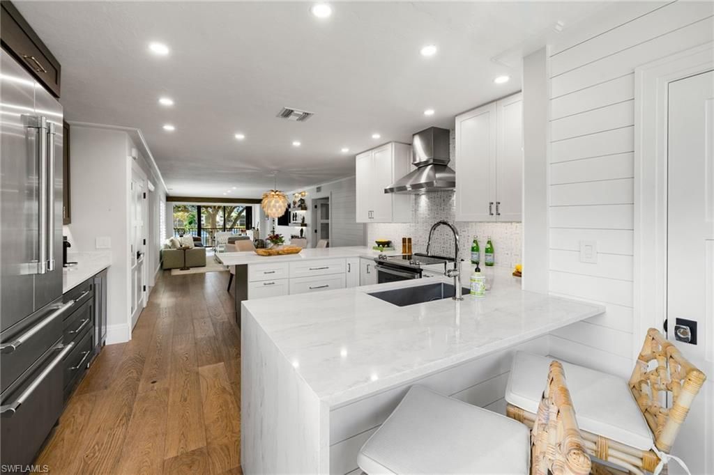 3135 Riviera Dr, Unit B205, Naples, FL 34103 Photo