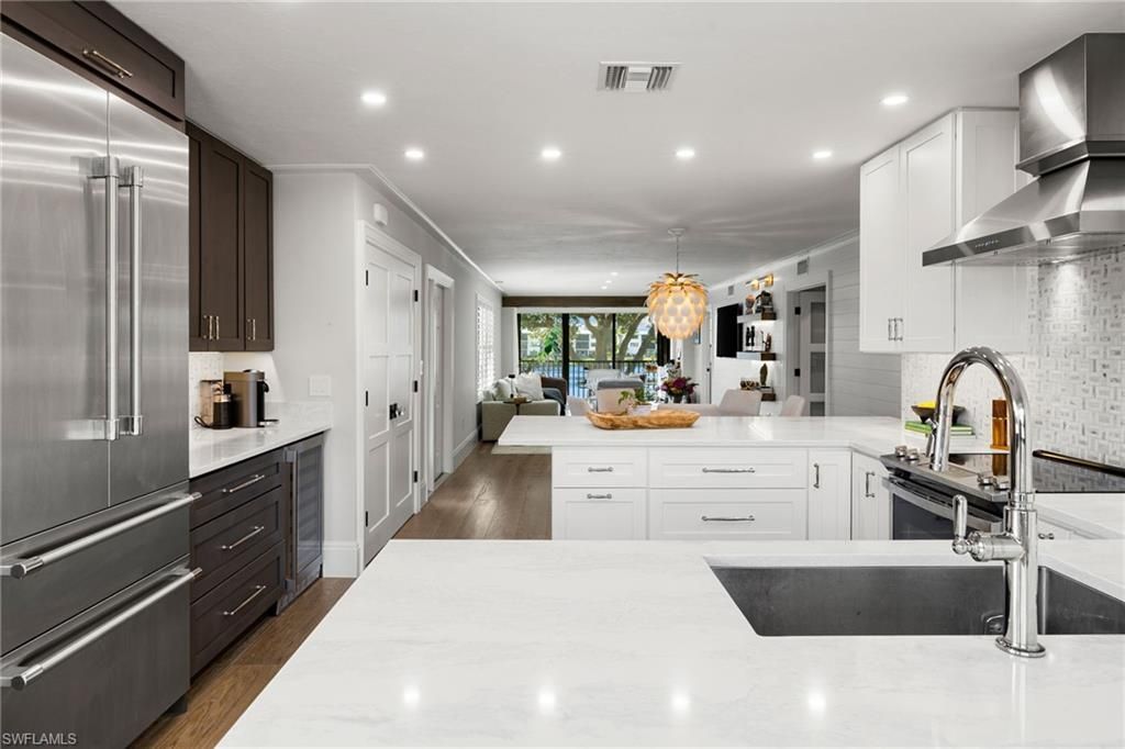 3135 Riviera Dr, Unit B205, Naples, FL 34103 Photo