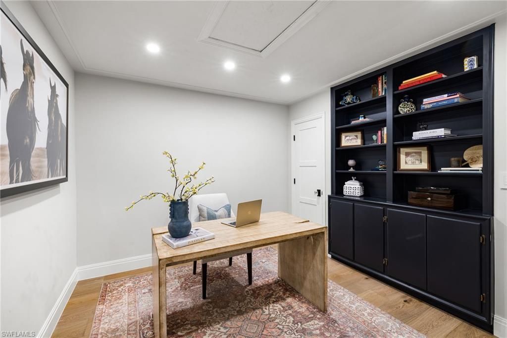 3135 Riviera Dr, Unit B205, Naples, FL 34103 Photo