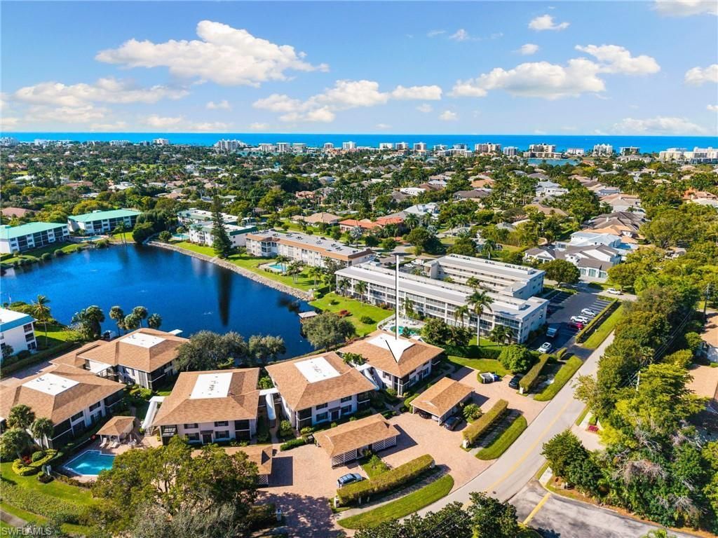 3135 Riviera Dr, Unit B205, Naples, FL 34103 Photo