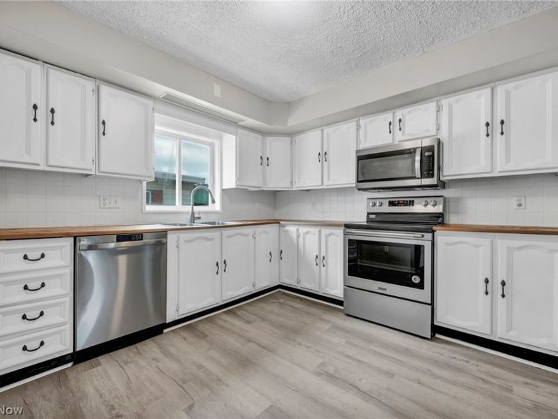 1084 Shannon Avenue, Barberton, OH 44203 Photo 12