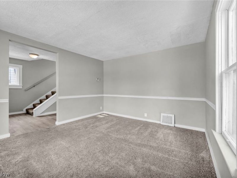 1084 Shannon Avenue, Barberton, OH 44203 Photo 12