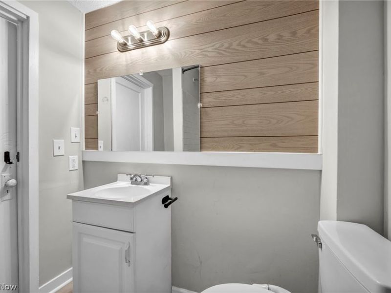 1084 Shannon Avenue, Barberton, OH 44203 Photo 22