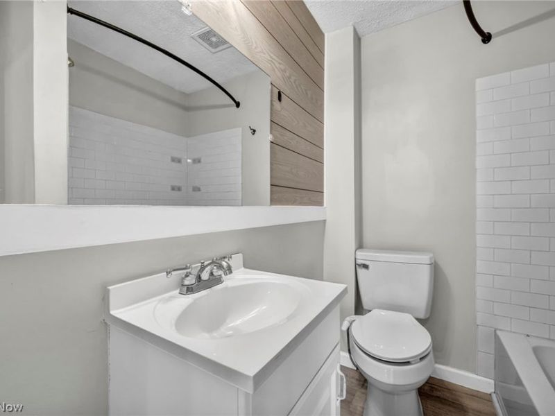 1084 Shannon Avenue, Barberton, OH 44203 Photo 23