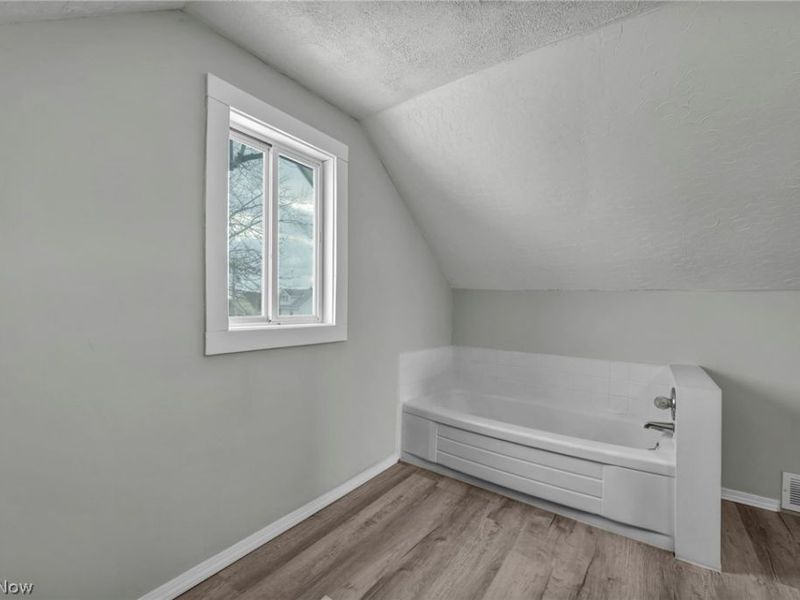 1084 Shannon Avenue, Barberton, OH 44203 Photo 31