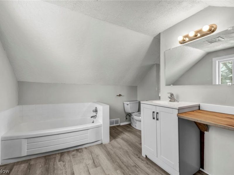 1084 Shannon Avenue, Barberton, OH 44203 Photo 32