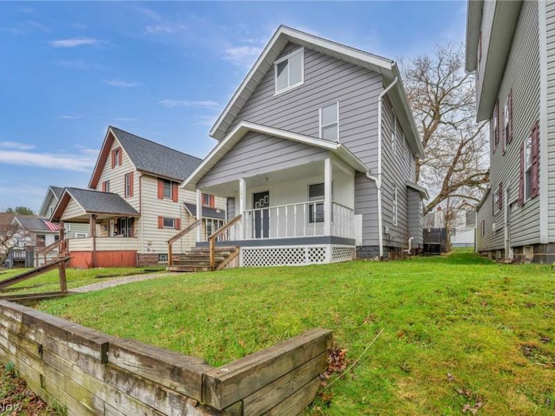 1084 Shannon Avenue, Barberton, OH 44203 Photo 4